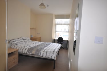8 bed flat, Mutley Plain, Mutley plain, Plymouth, PL46LE - Image 7